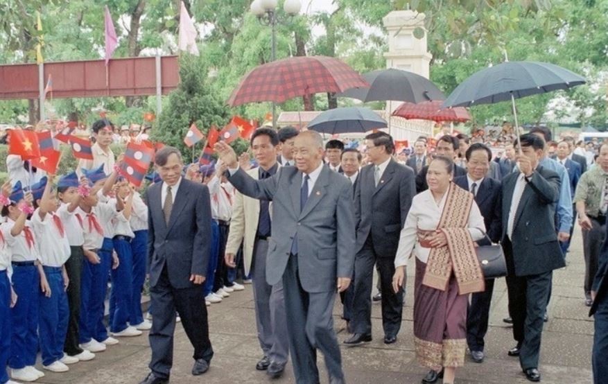 Dien chia buon nguyen Chu tich Dang, nguyen Chu tich nuoc Lao tu tran hinh anh