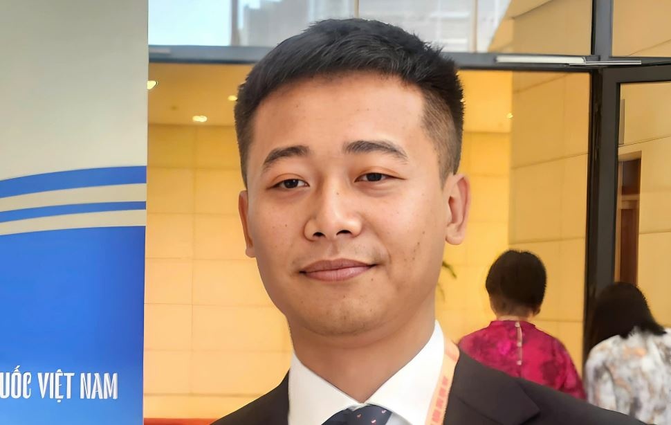 Quang Linh Vlogs thoi uy vien Uy ban Trung uong MTTQ Viet Nam hinh anh