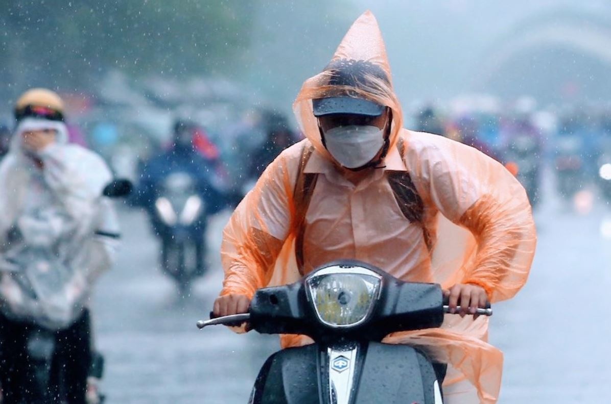 Mien Bac bat dau dot mua giong hinh anh