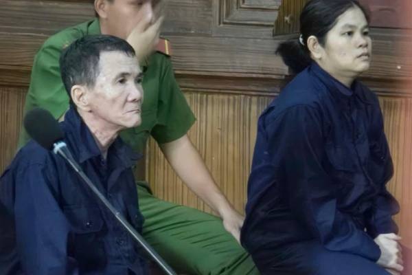 Loa mat vi tien, ba ban ve so, ong xe om pham toi buon ban tre em hinh anh