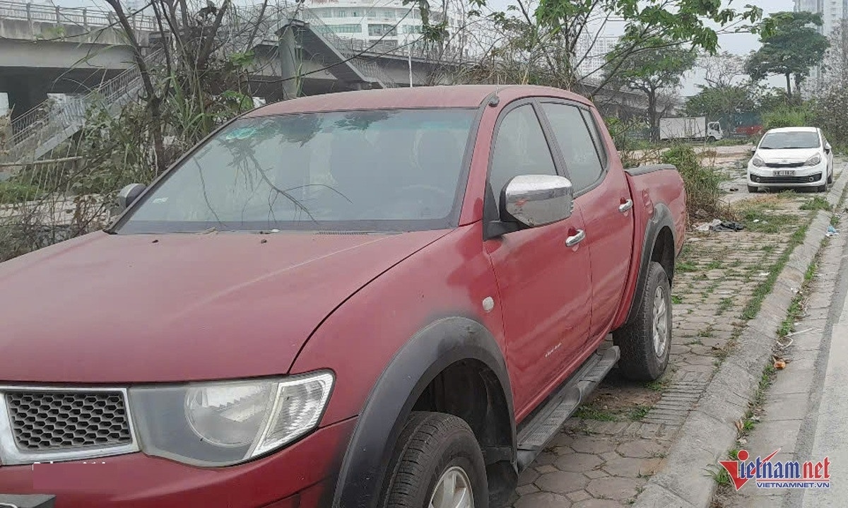 Dap vo kinh,  20 oto,  Trom cap tai san anh 2