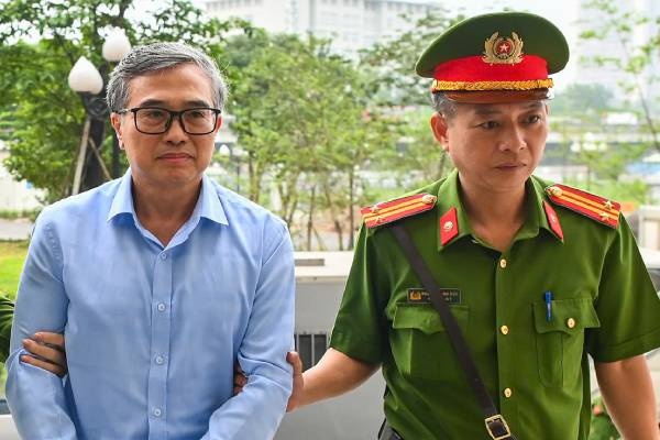 Cuu Thu truong Hoang Quoc Vuong nhan muc an 6 nam tu hinh anh