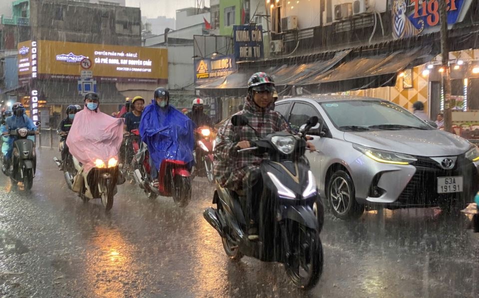 Mua dong gia tang o TP.HCM hinh anh