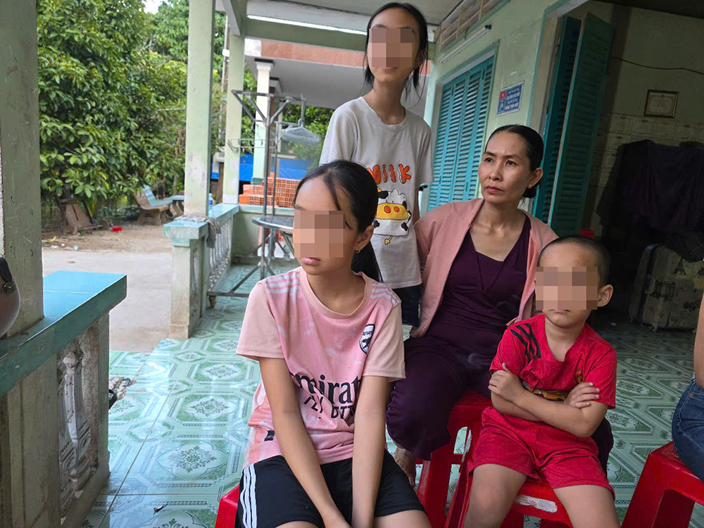 Nu sinh tu vong,  Vinh Long anh 1