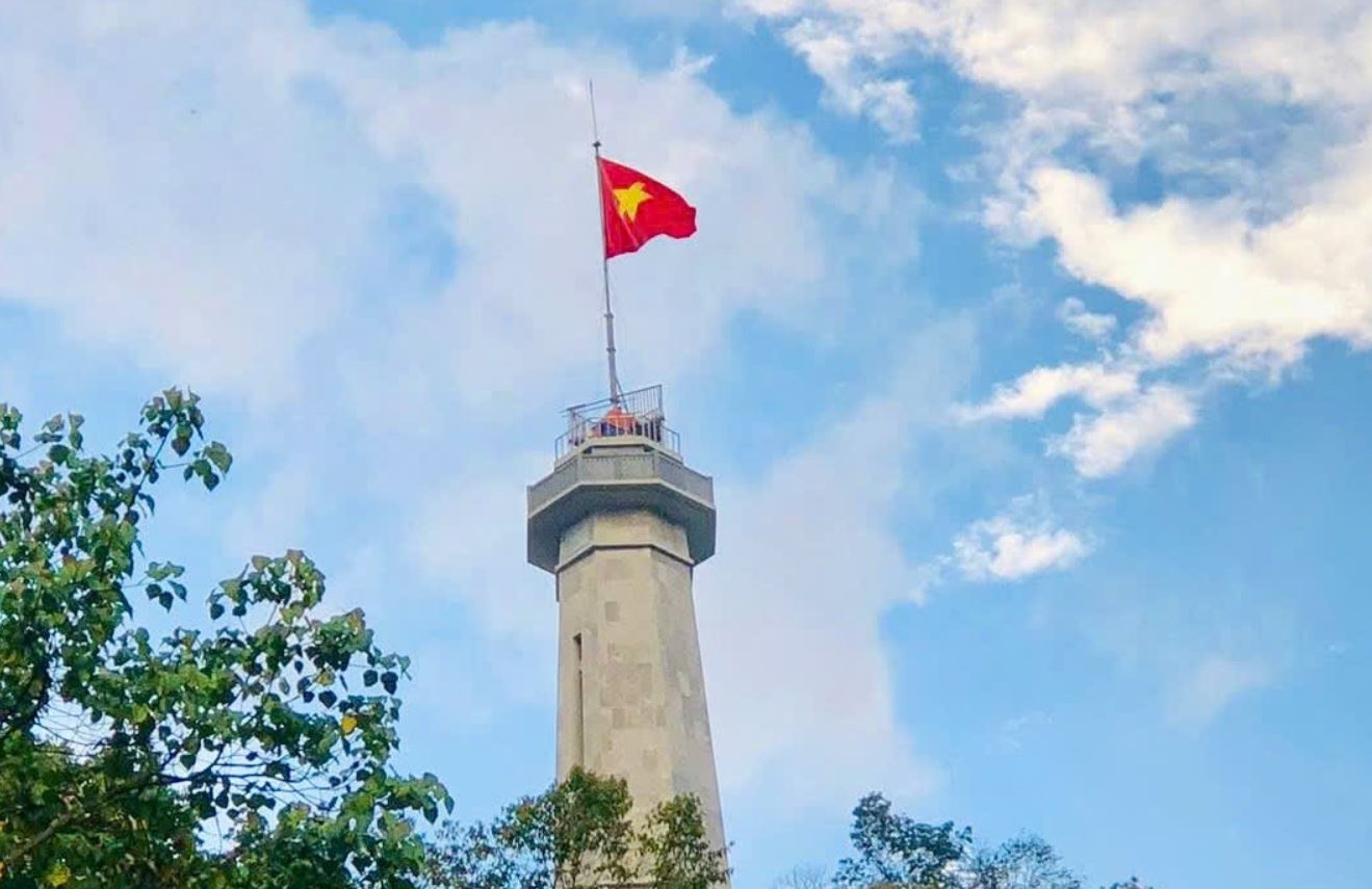 Trang trong le thuong co 71 nam Chien thang Dien Bien Phu hinh anh