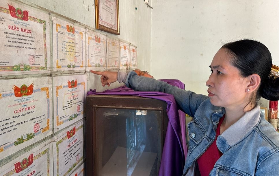 Me nu sinh tu vong o Vinh Long mong lay lai cong bang cho con hinh anh