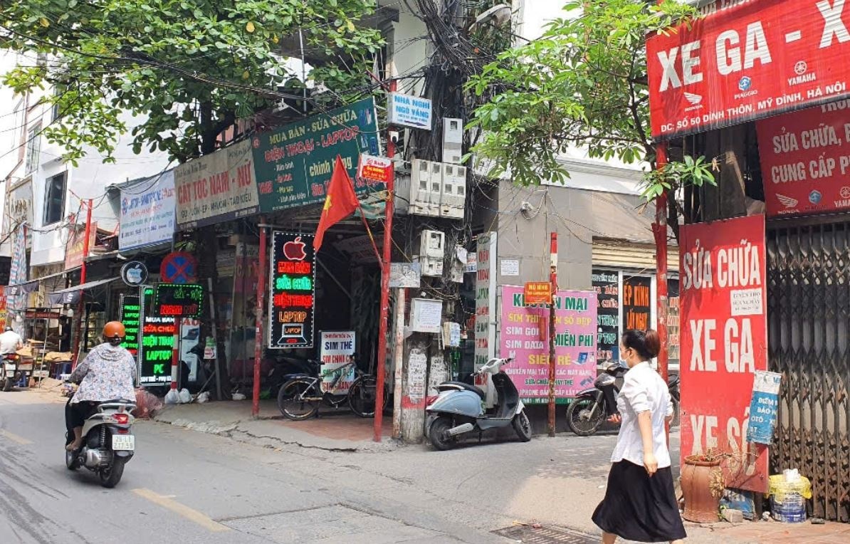 Nam thanh nien nghi ‘ngao da’ chem nhieu nguoi nhap vien o Ha Noi hinh anh