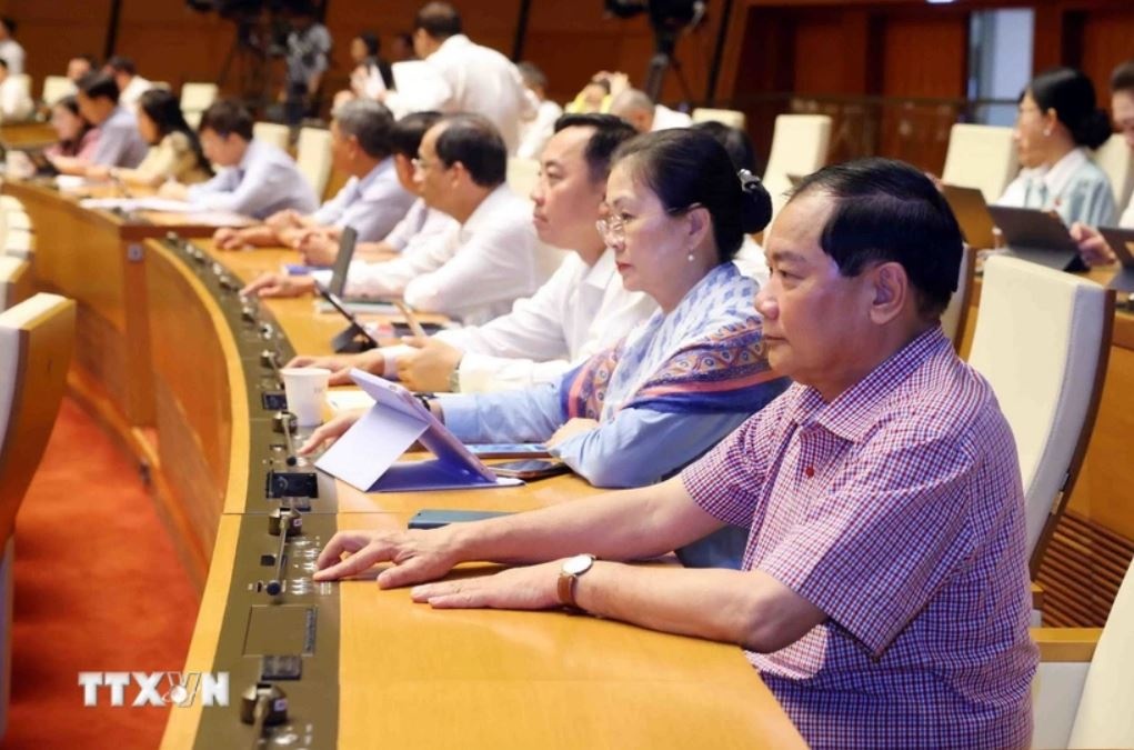 Quoc hoi sua Hien phap anh 1