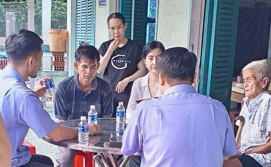 Nu sinh Vinh Long anh 1
