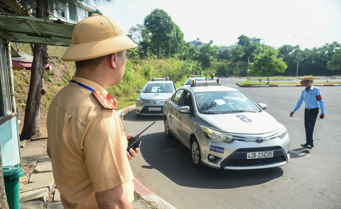 Lanh dao Cong an Da Nang xin loi nguoi dan hinh anh