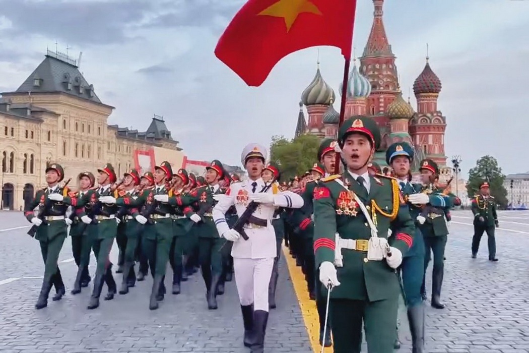 Nhung buoc di hung trang tren Quang truong Do cua bo doi Viet Nam hinh anh