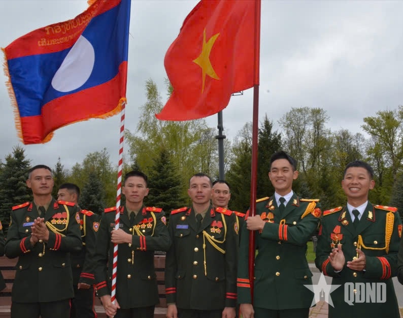 Viet Nam duyet binh Nga anh 1