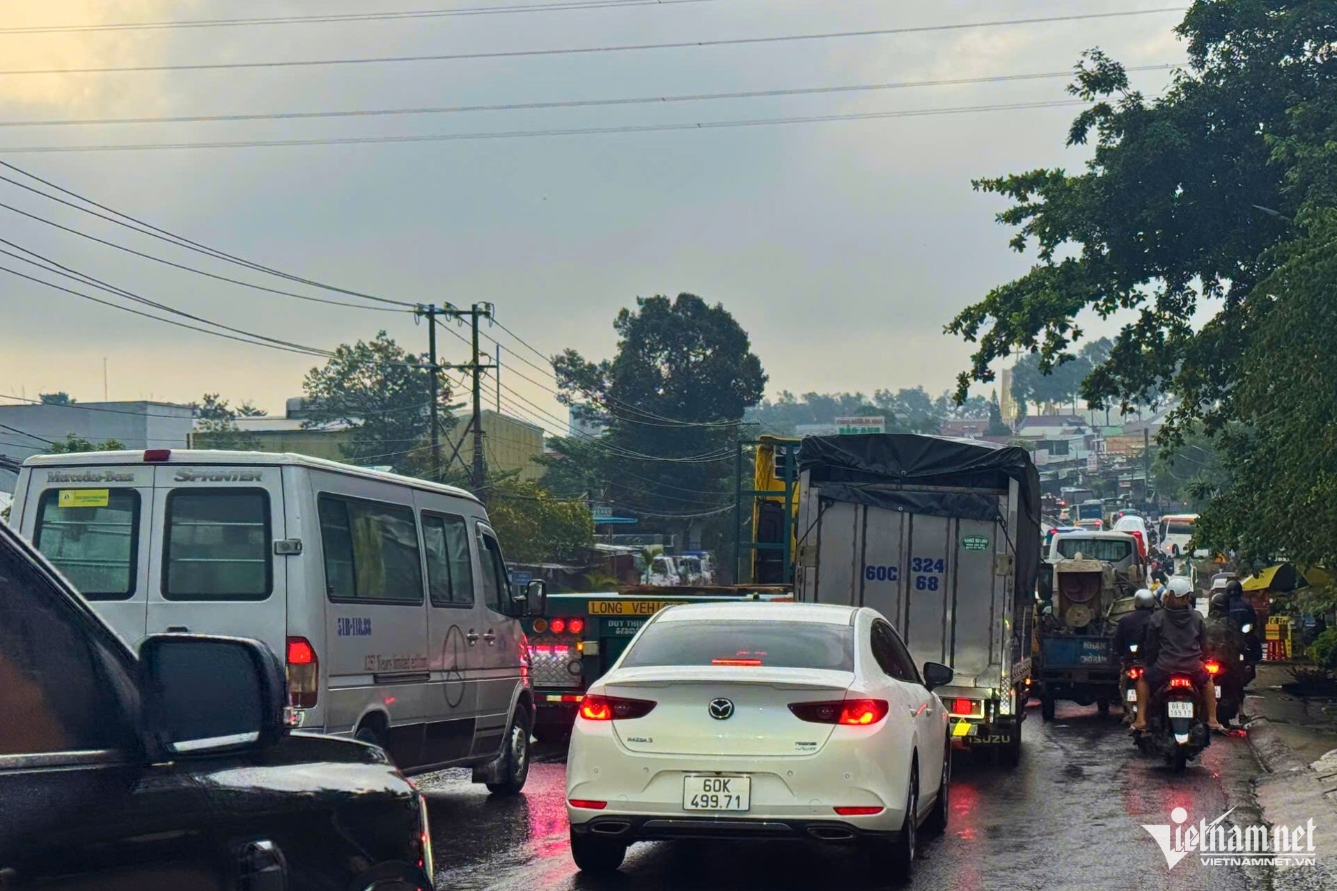 Hang tram phuong tien anh 1