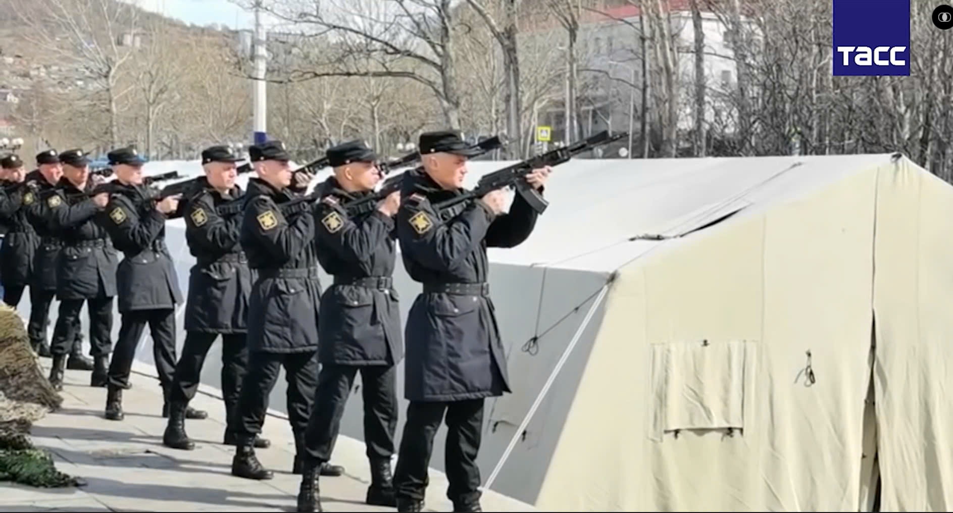 Xem video mot so hinh anh le dieu binh tai Kamchatka, Vien Dong Nga hinh anh