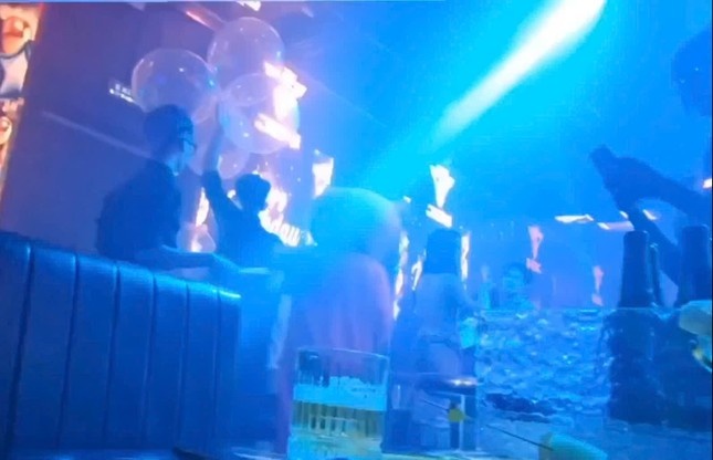 New Century Dien Bien,  Quan bar Xclub,   bar Xclub,  Cty New Century,  Dien Bien anh 3