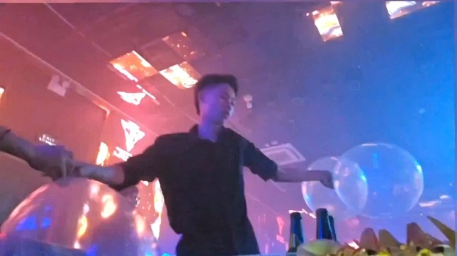 New Century Dien Bien,  Quan bar Xclub,   bar Xclub,  Cty New Century,  Dien Bien anh 2