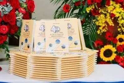 '40 nam di tim va thao go nhung nut that cua nen kinh te' hinh anh