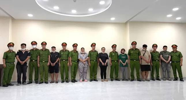 Duong day san xuat,  buon ban,  Nuoc hoa gia anh 1