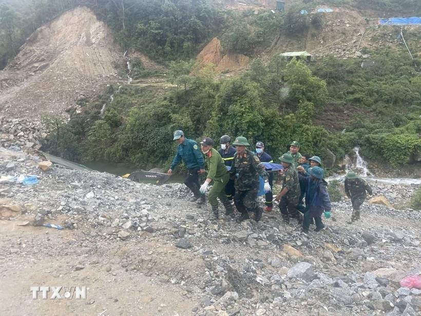 Sat lo,  Thi cong thuy dien anh 1