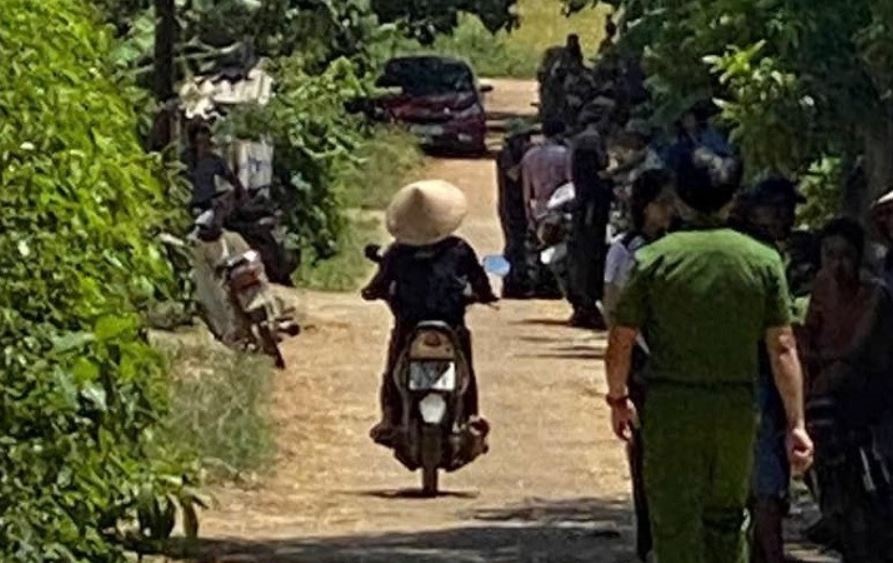 Hang chuc canh sat cung cho nghiep vu truy bat doi tuong giet nguoi hinh anh