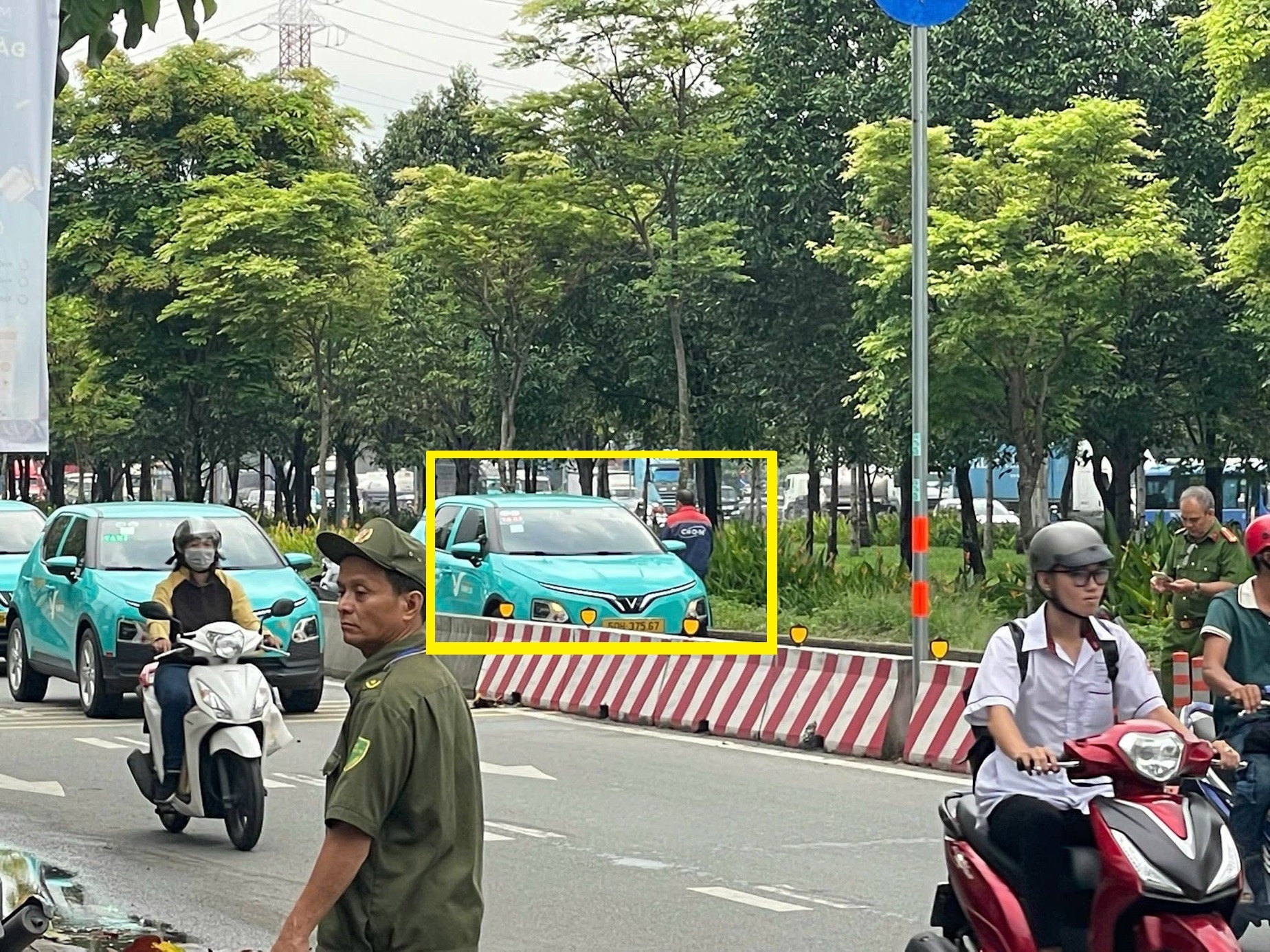 Taxi dien TP.HCM Thu Duc anh 1