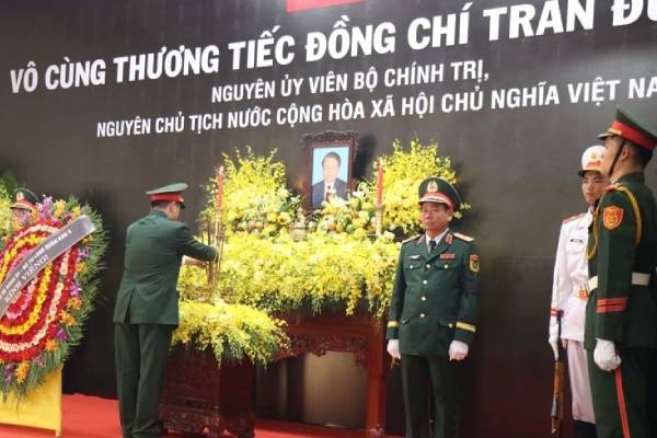 Trang nghiem Le vieng nguyen Chu tich nuoc Tran Duc Luong o Quang Ngai hinh anh