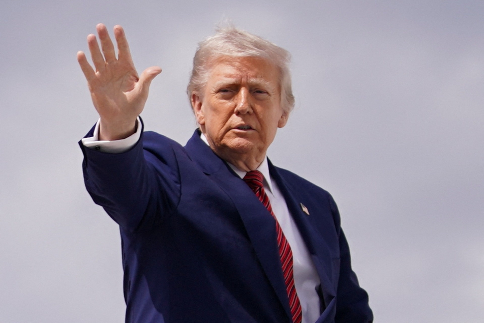 Dong trang thai moi nhat cua TT Trump trong ve xung dot Nga - Ukraine hinh anh