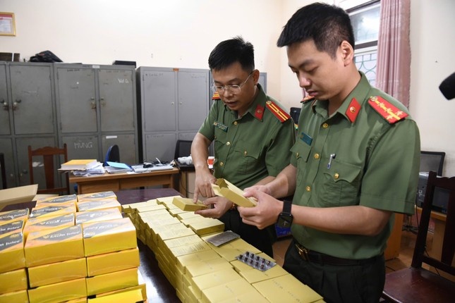 Cty Bitney Viet Nam,  Gdoc Bitney Viet Nam,  DN Bitney Viet Nam,  Chu Bitney Viet Nam,  CT Bitney Viet Nam,  Ktoan Bitney Viet Nam,  Multi Juice,  Kem Bitney Multi Cream,  mai dien tu Chiaki anh 1