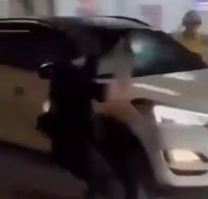 Clip thanh nien co tinh quay xe de 'thong chot' kiem tra nong do con hinh anh