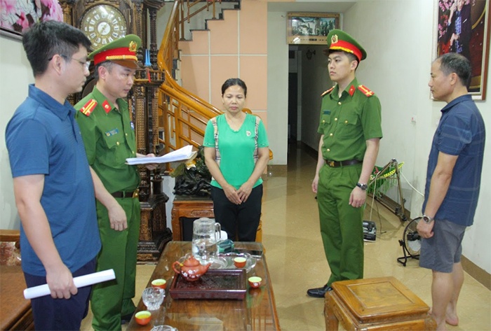 San xuat gia do,  Hoa chat doc hai anh 2