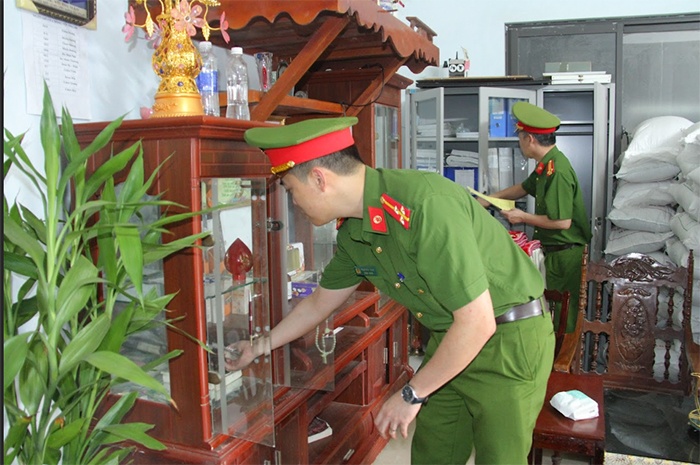 San xuat gia do,  Hoa chat doc hai anh 4