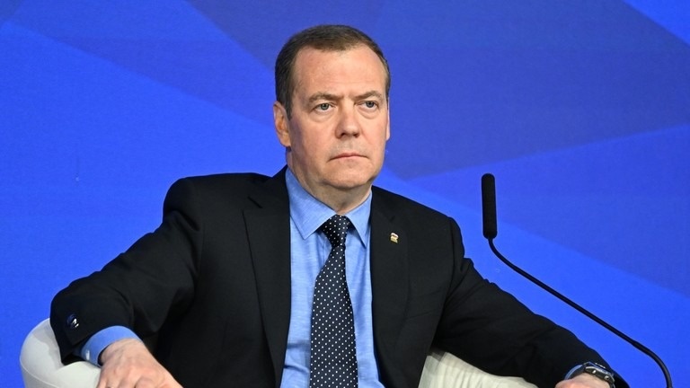 Ong Medvedev dua ra tuyen bo cung ran sau cuoc hoa dam Nga - Ukraine hinh anh