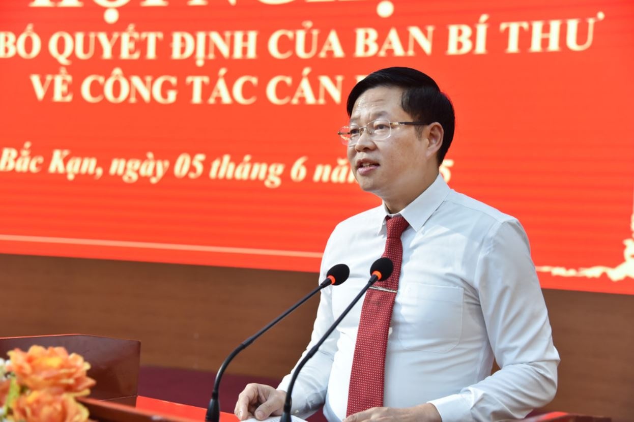 Ban Bi thu anh 2