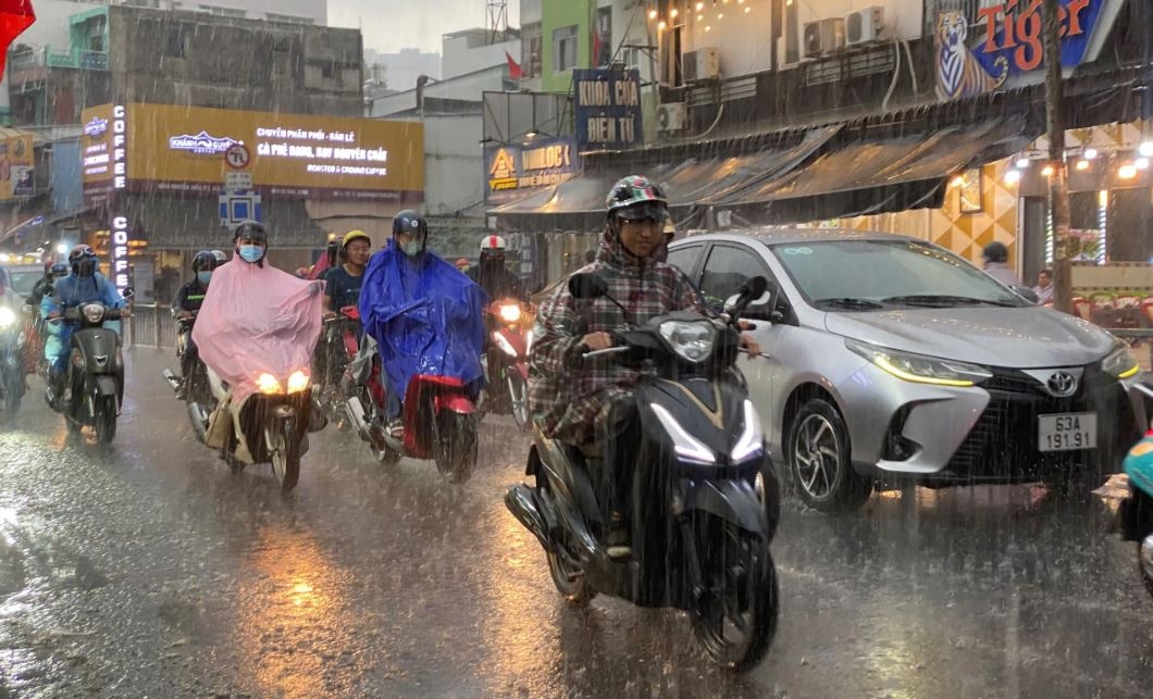 TP.HCM mua lon dien rong nhieu ngay tu 7/6 hinh anh