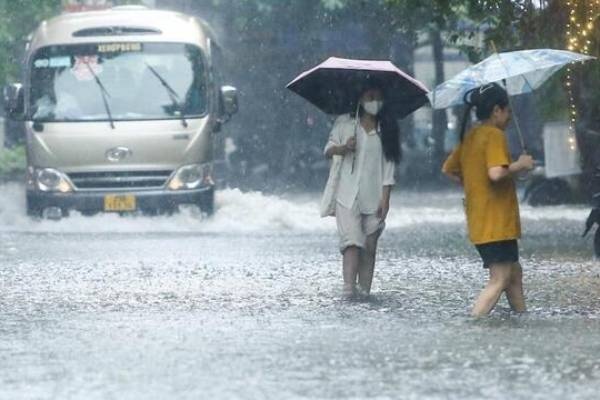 Mua xoi xa nhieu gio, 10 tinh nguy co sat lo cao, canh bao co lu hinh anh