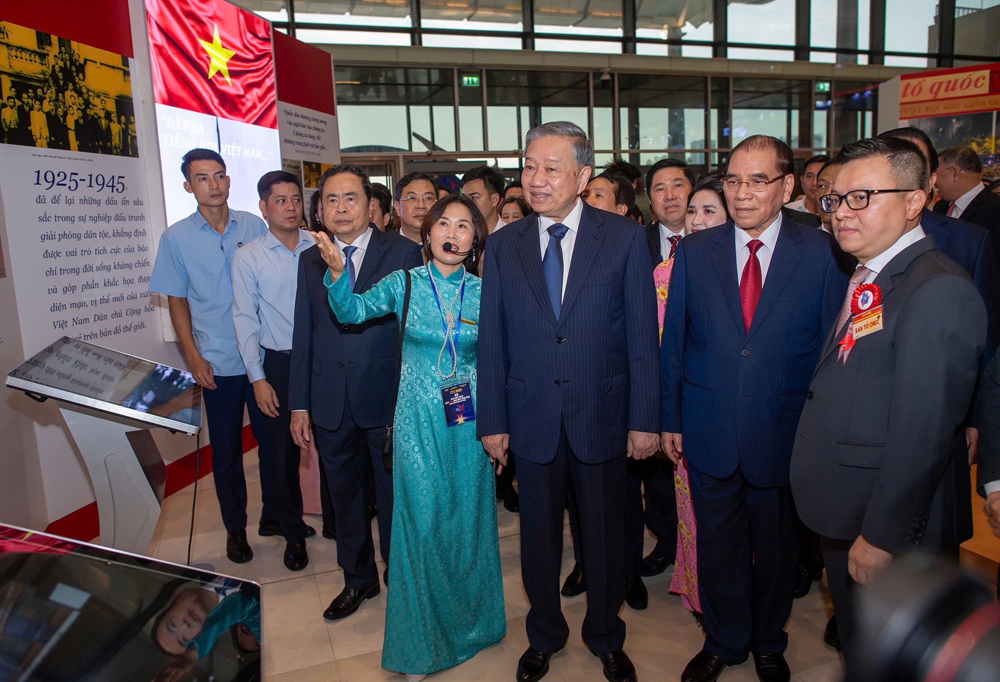 100 nam bao chi anh 3