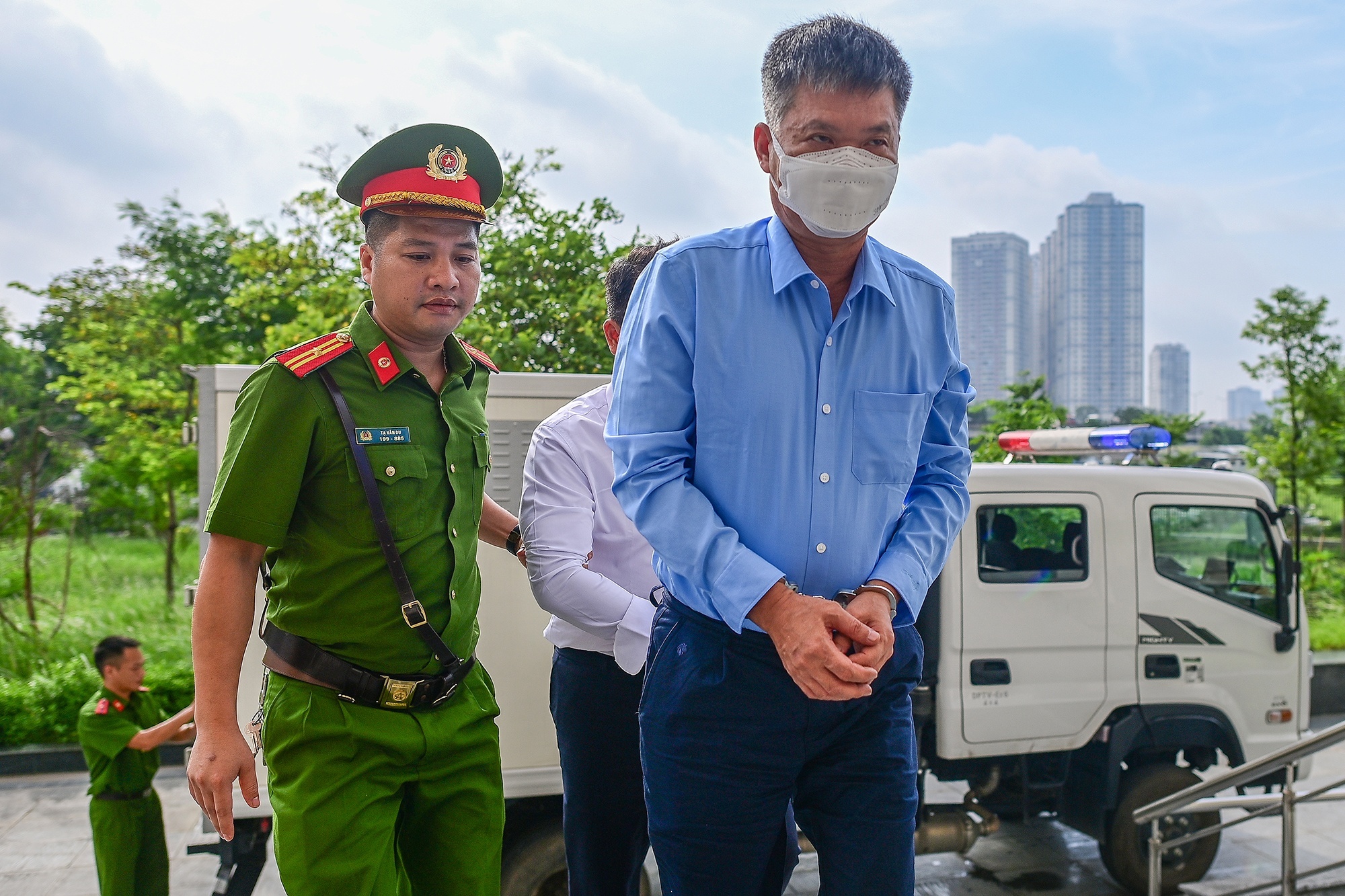 Tap doan Phuc Son,  Nguyen Van Hau anh 12