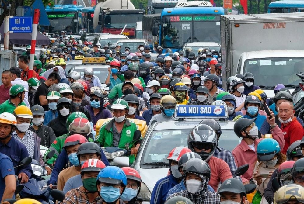 Dung xe may xang trong vanh dai 1 tu 1/7/2026: Nguoi dan di bang gi? hinh anh