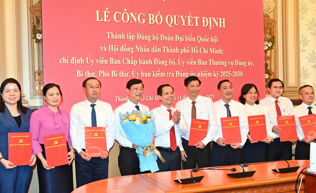 Chu tich HDND TP.HCM Vo Van Minh nhan them nhiem vu hinh anh