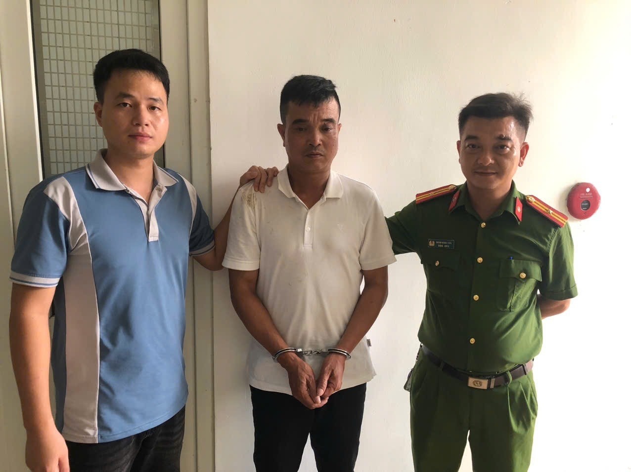Gia danh bac si,  Tiep can tre em anh 1