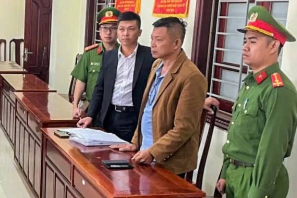 Cong ty Nam Ban Silk lua dao, chiem doat hang chuc ty dong cua doi tac hinh anh