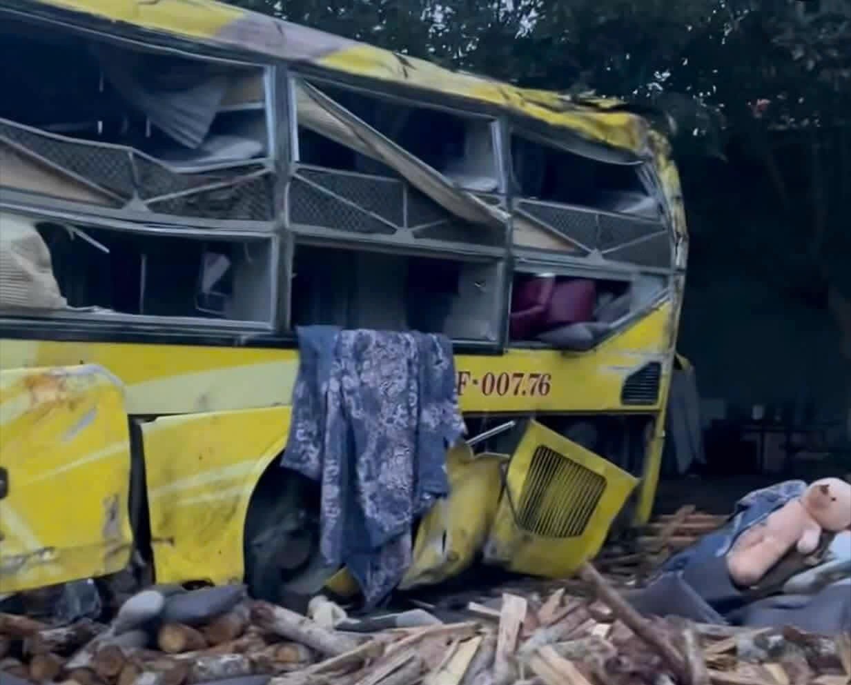 Lat xe khach Ha Tinh anh 3