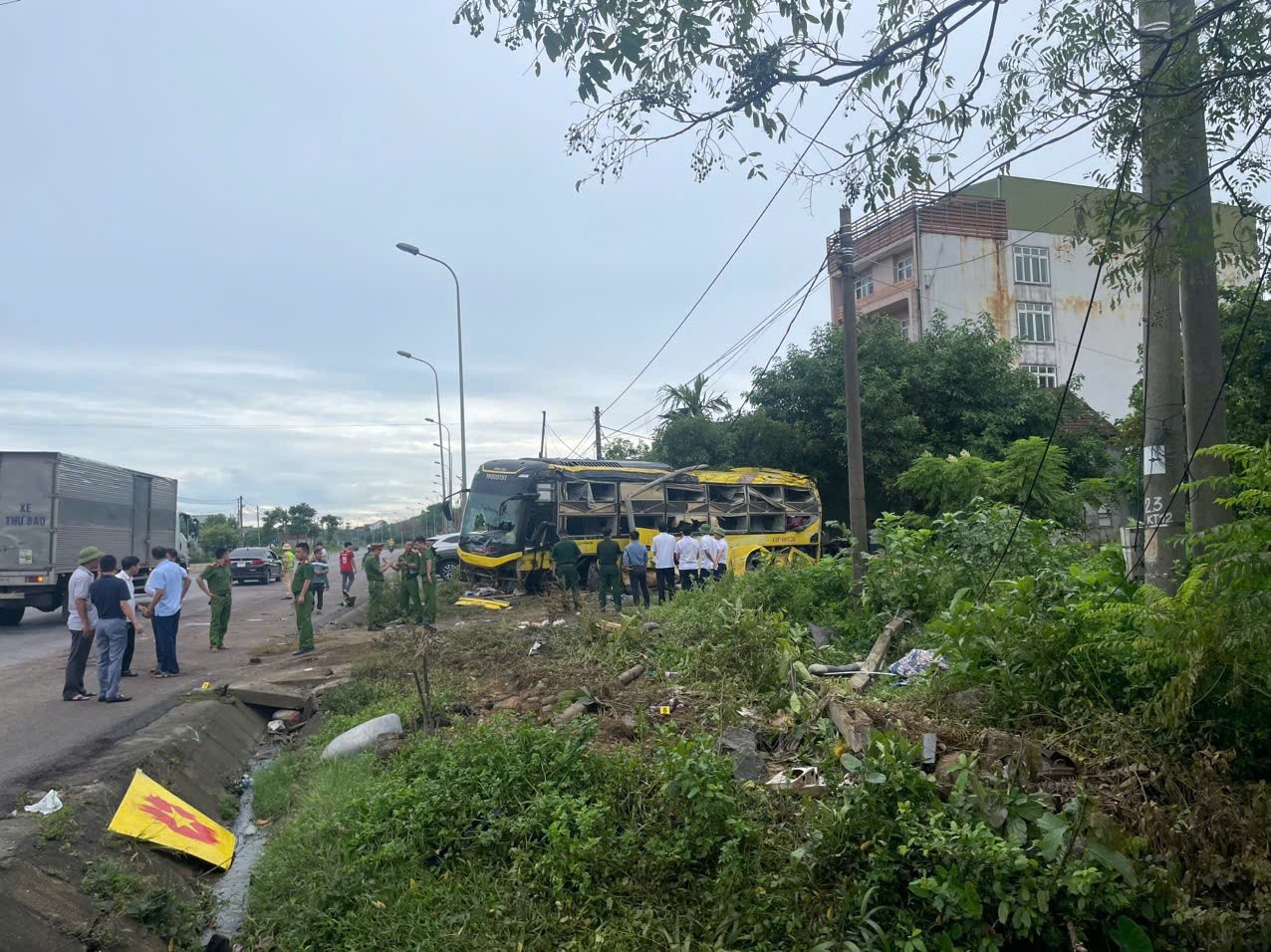 Lat xe khach Ha Tinh anh 7