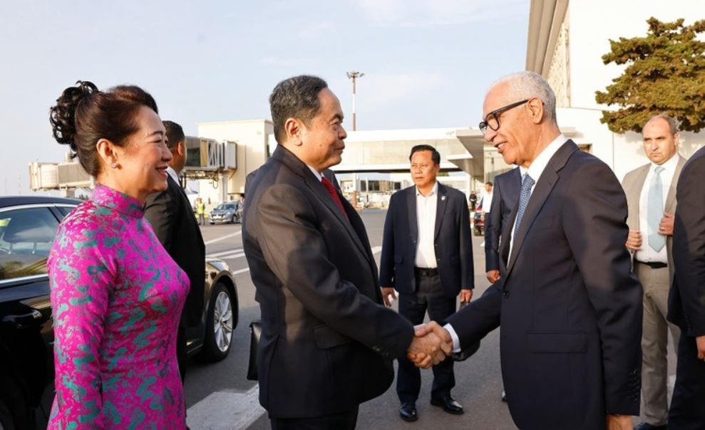 Chu tich Quoc hoi va Phu nhan bat dau tham chinh thuc Maroc hinh anh