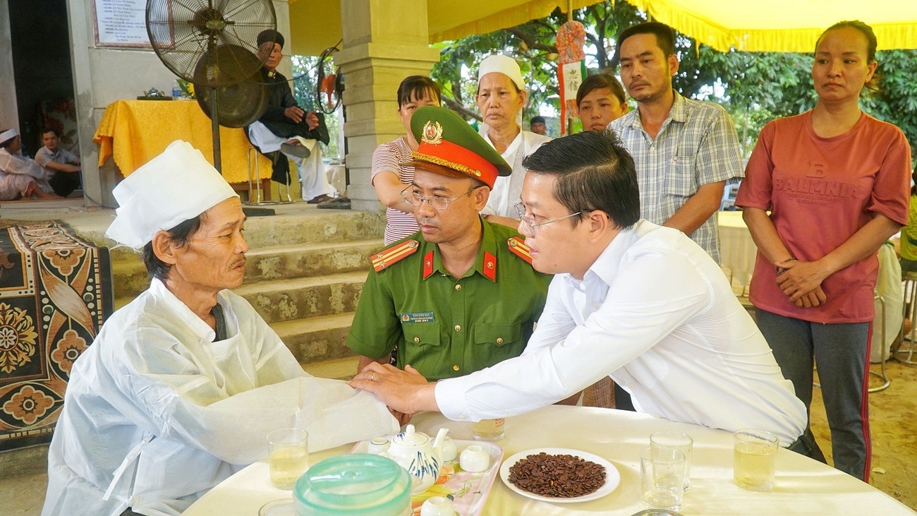 Tho ho cuu duoi nuoc anh 2