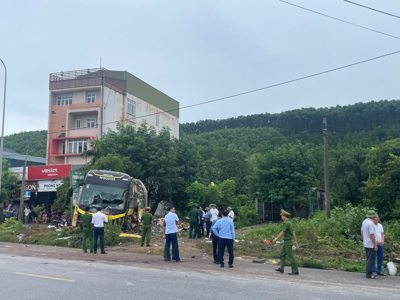 Lat xe khach Ha Tinh anh 4