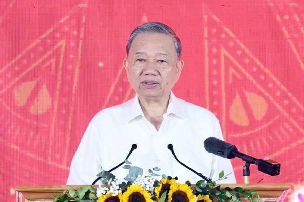 Tong Bi thu: De moi tre em vung cao, vung xa deu co co hoi hoc tap hinh anh