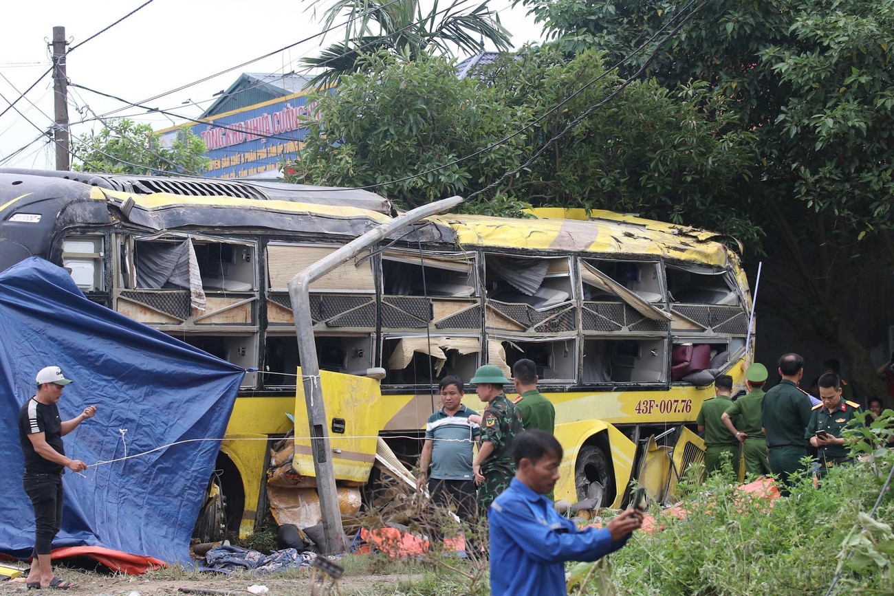 Lat xe khach Ha Tinh anh 1
