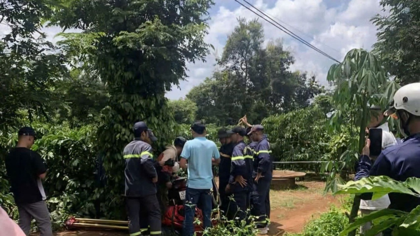 Phat hien mot nguoi dan ong tu vong duoi gieng hinh anh