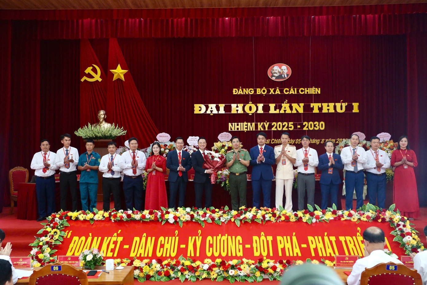 Cai Chien,  Tran Van Phuc,  Thu nhap binh quan,  Hoang Van Hai,  Thieu tuong anh 2